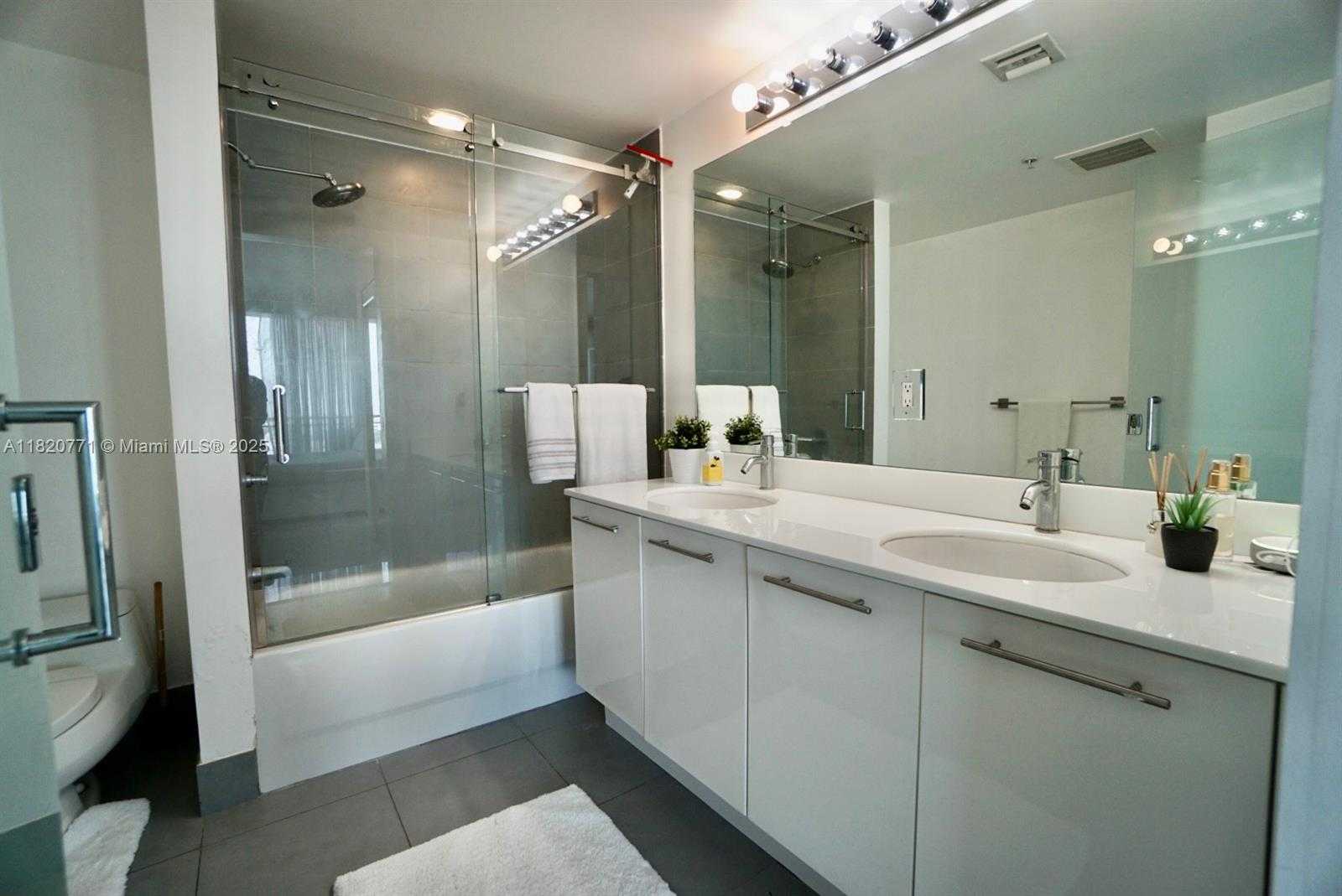Small Image of 92 SOUTH WEST 3RD ST #1707, Miami Number 17