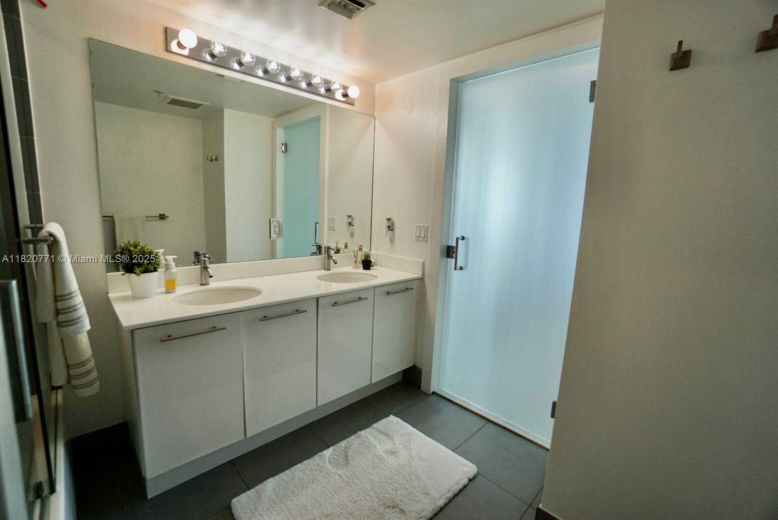 Small Image of 92 SOUTH WEST 3RD ST #1707, Miami Number 18
