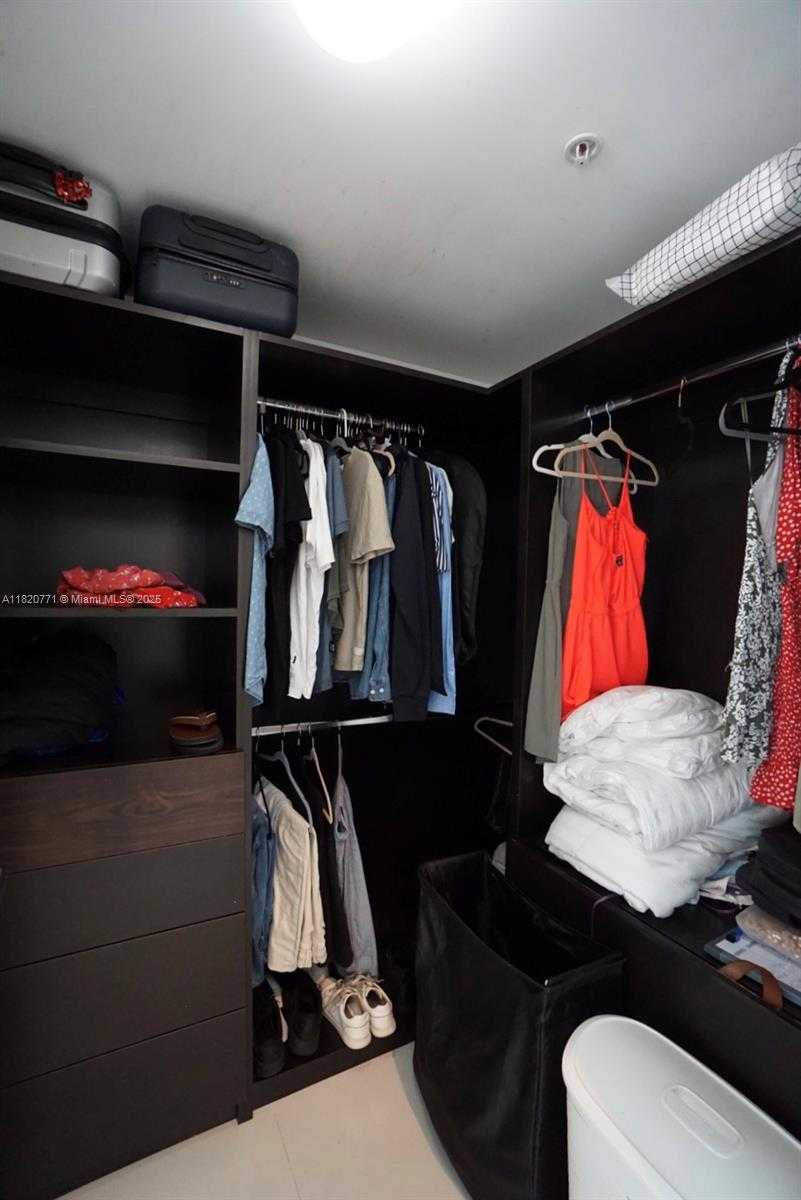 Small Image of 92 SOUTH WEST 3RD ST #1707, Miami Number 19