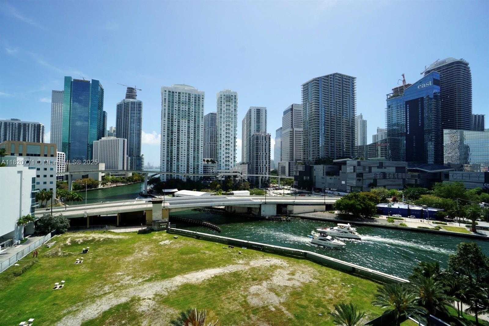 Small Image of 92 SOUTH WEST 3RD ST #1707, Miami Number 28