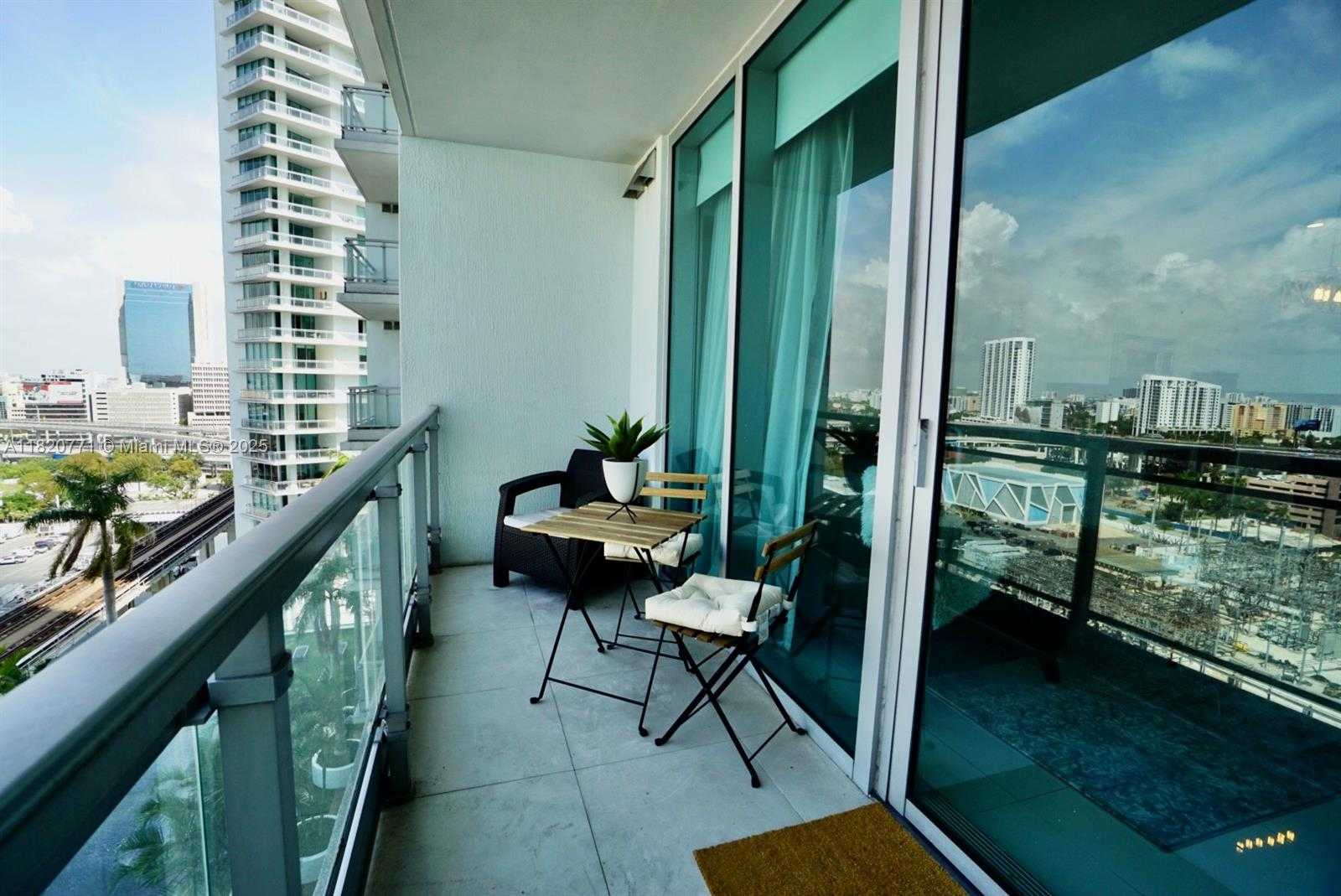 Small Image of 92 SOUTH WEST 3RD ST #1707, Miami Number 4