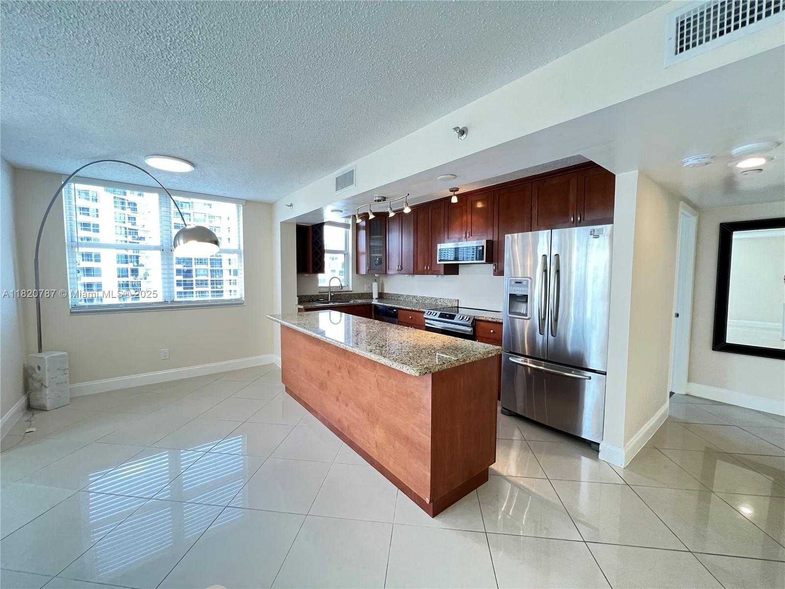 Small Image of 770 CLAUGHTON ISLAND DR #1601, Miami Number 11