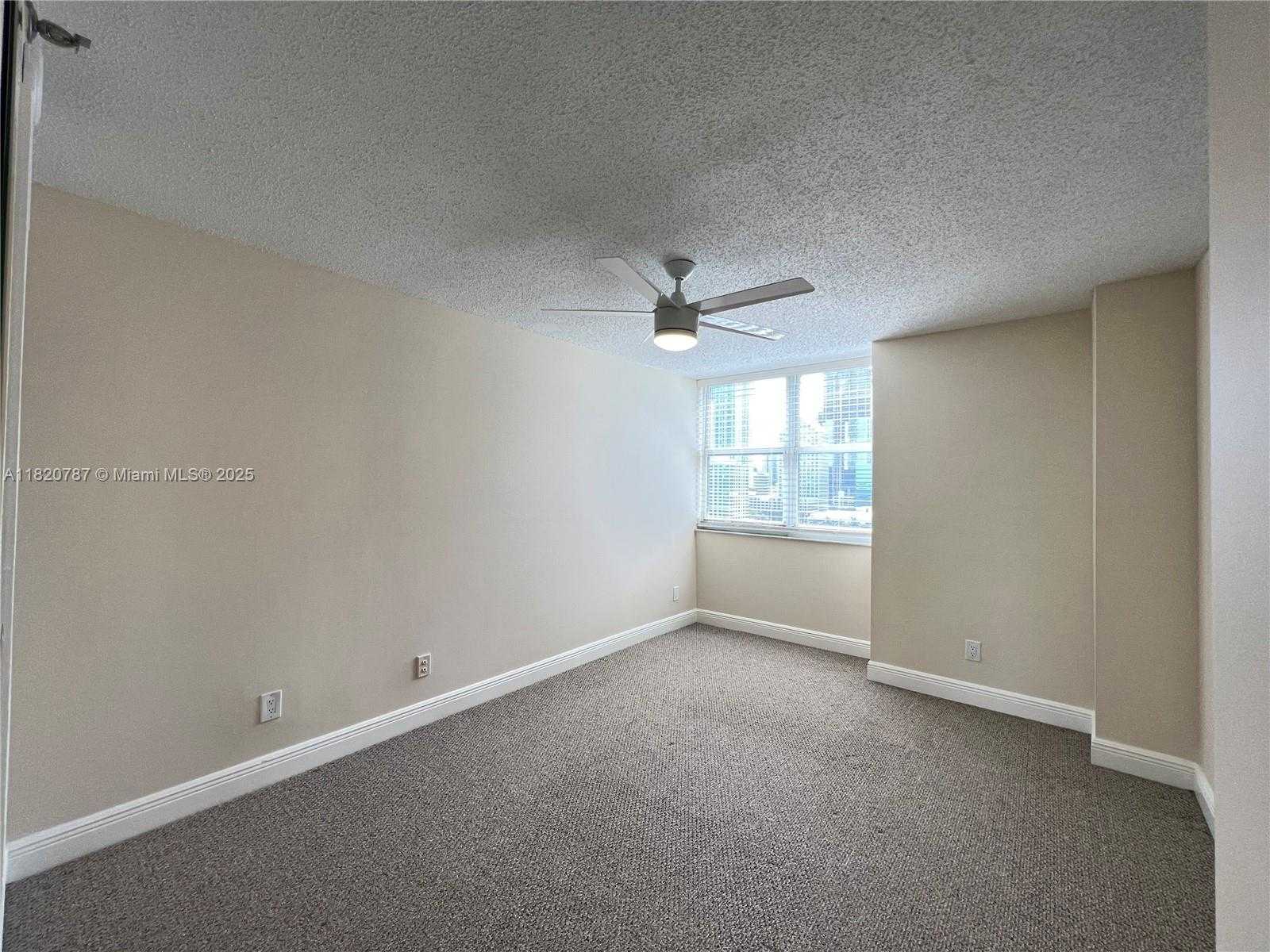 Small Image of 770 CLAUGHTON ISLAND DR #1601, Miami Number 12