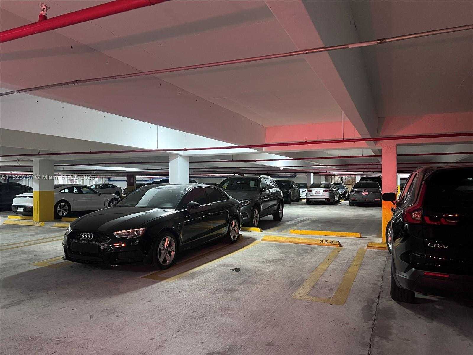 Small Image of 770 CLAUGHTON ISLAND DR #1601, Miami Number 22