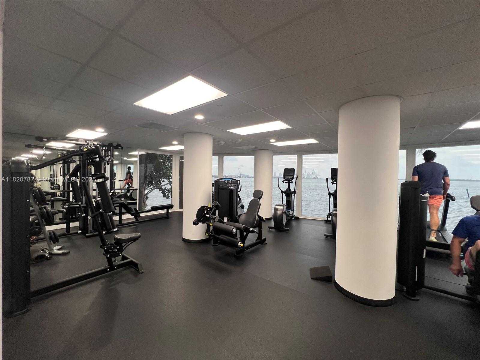 Small Image of 770 CLAUGHTON ISLAND DR #1601, Miami Number 23
