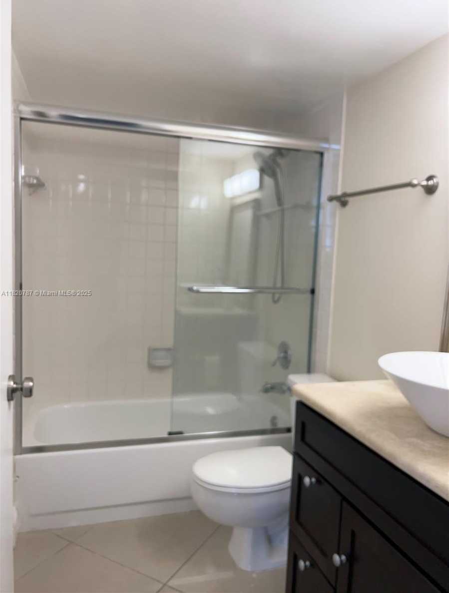 Small Image of 770 CLAUGHTON ISLAND DR #1601, Miami Number 6