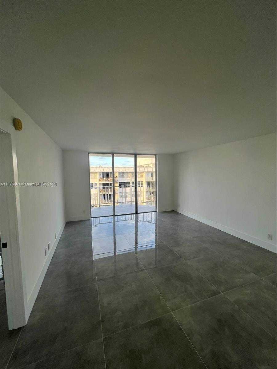 Small Image of 16710 NORTH EAST 9TH AVE #805, North Miami Beach Number 13