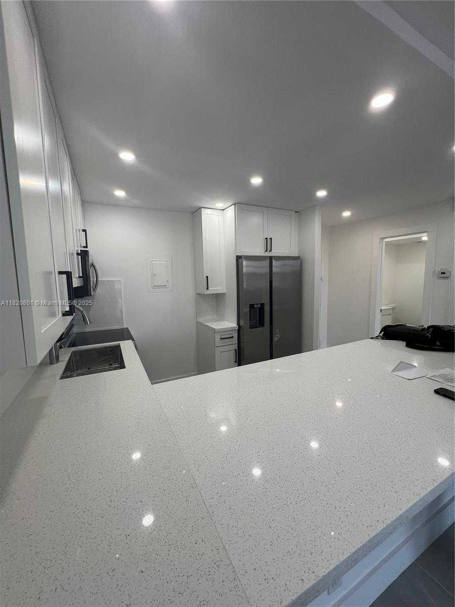 Small Image of 16710 NORTH EAST 9TH AVE #805, North Miami Beach Number 2