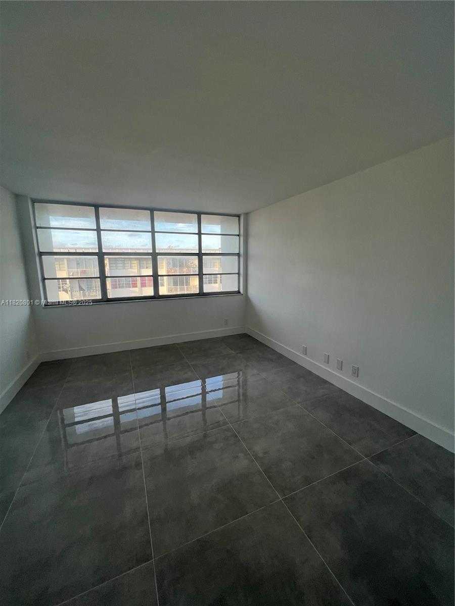 Small Image of 16710 NORTH EAST 9TH AVE #805, North Miami Beach Number 4