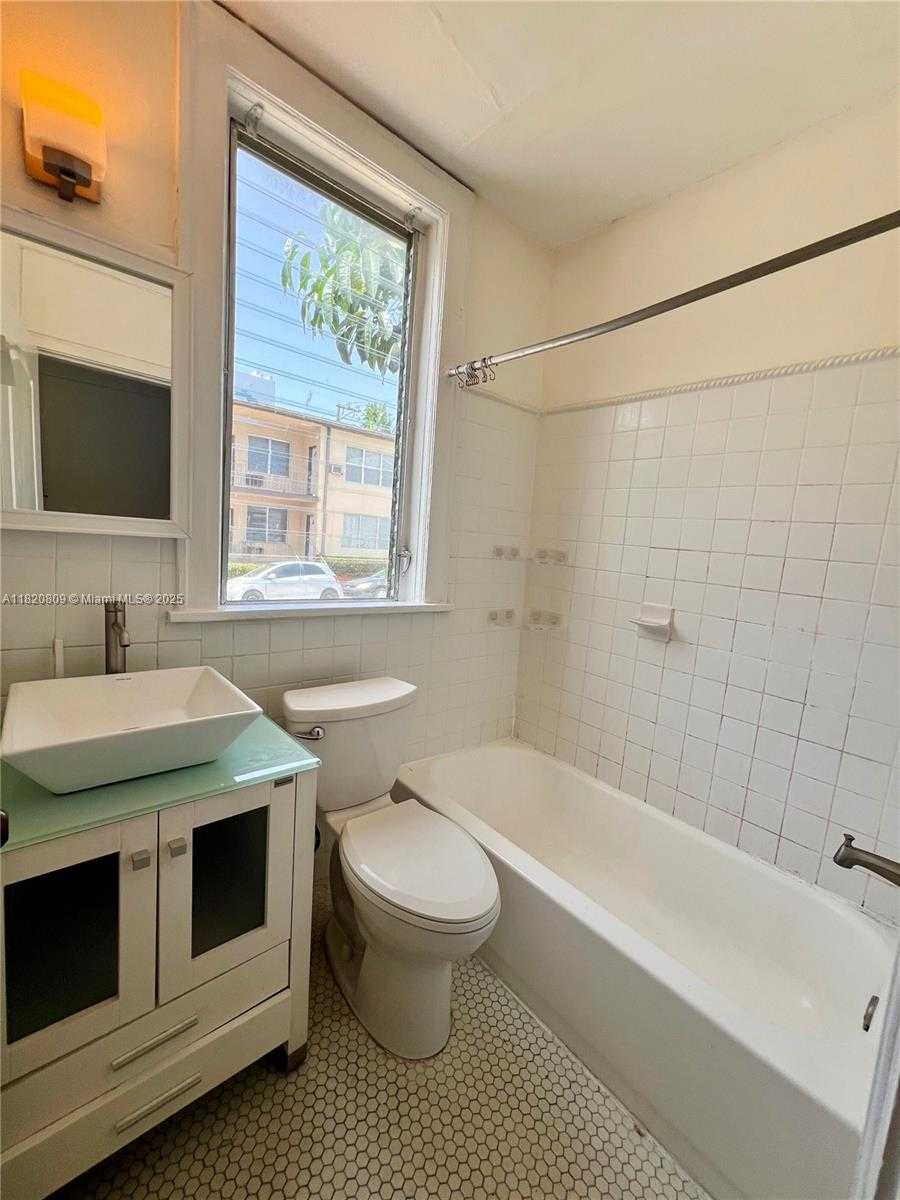 Small Image of 1361 MERIDIAN AVE #3, Miami Beach Number 13