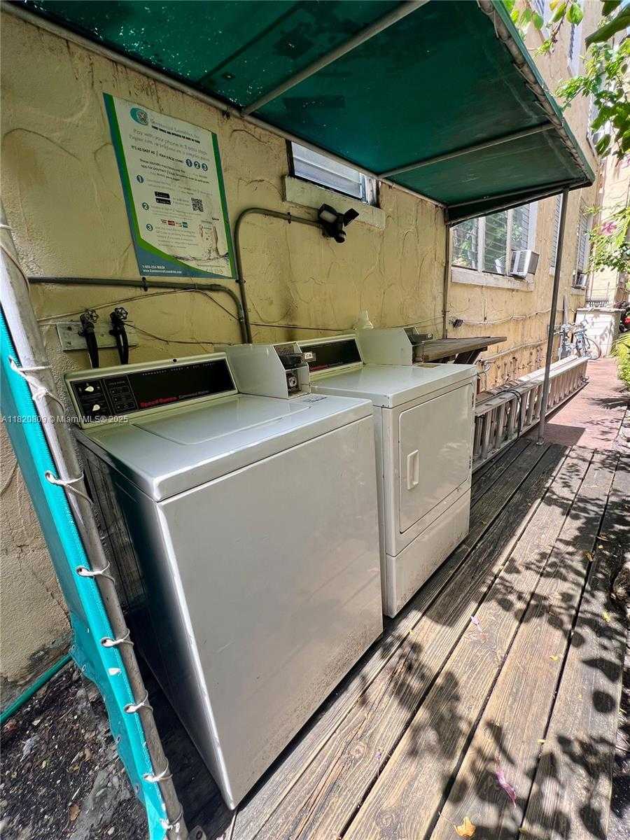 Small Image of 1361 MERIDIAN AVE #3, Miami Beach Number 14