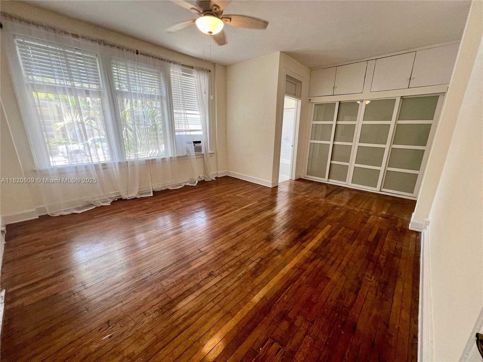 Small Image of 1361 MERIDIAN AVE #3, Miami Beach Number 4