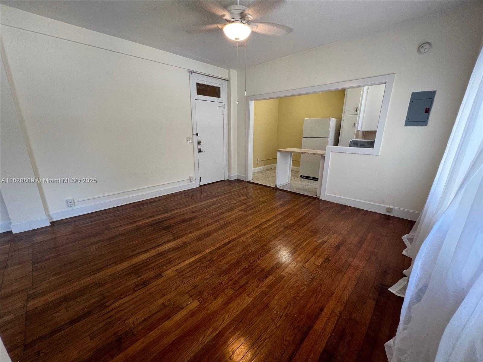 Small Image of 1361 MERIDIAN AVE #3, Miami Beach Number 6