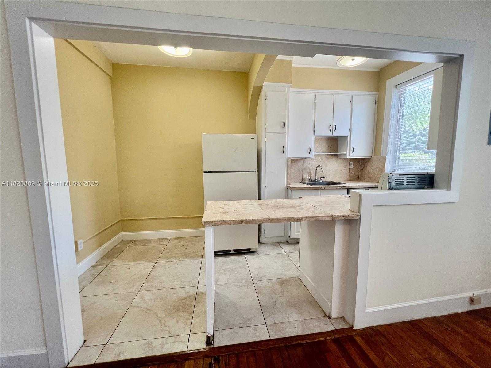 Small Image of 1361 MERIDIAN AVE #3, Miami Beach Number 8
