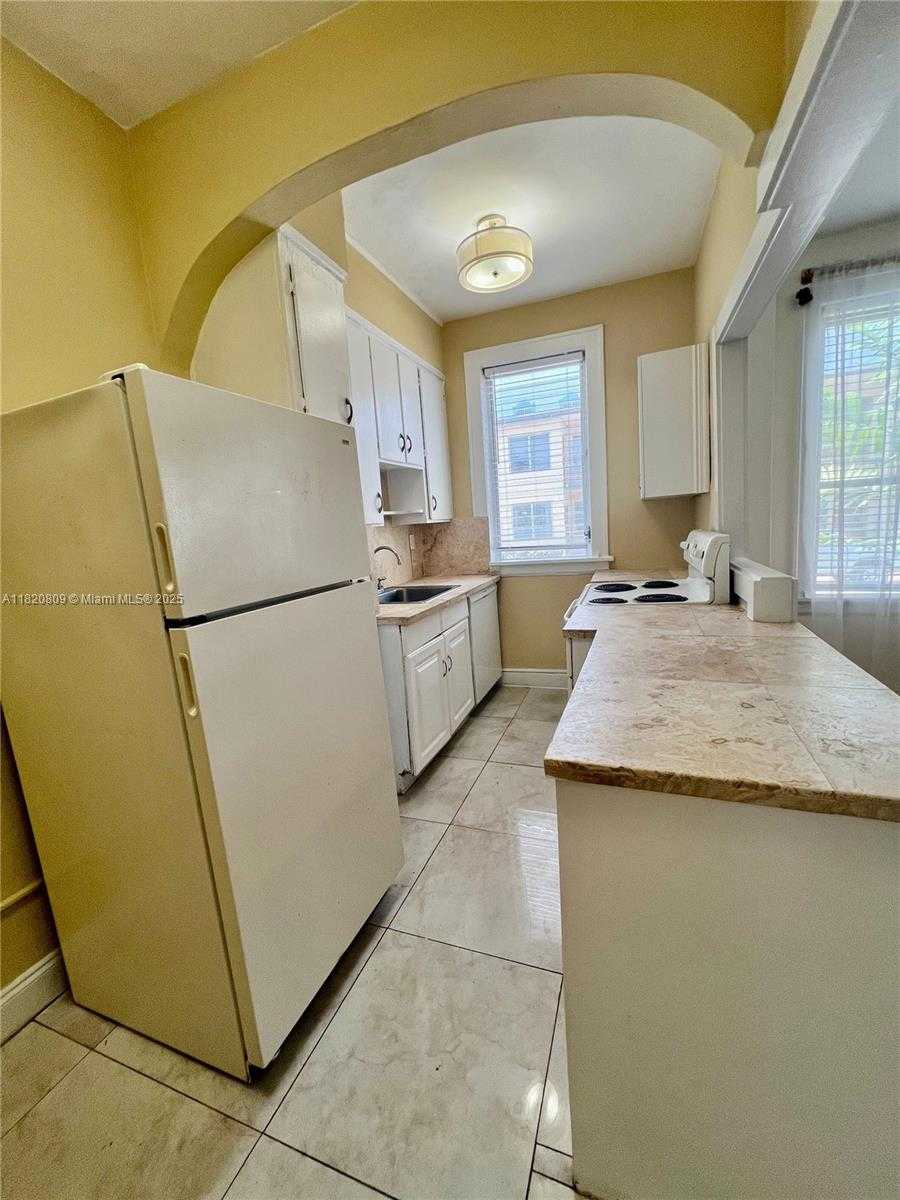 Small Image of 1361 MERIDIAN AVE #3, Miami Beach Number 9