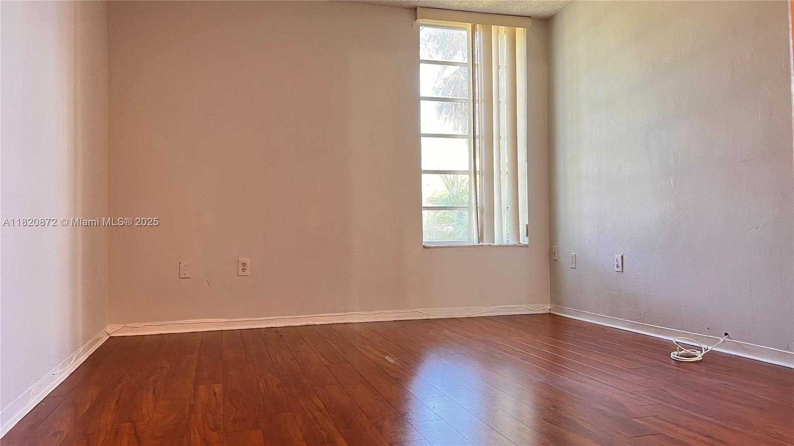 Small Image of 8850 FONTAINEBLEAU BLVD #202, Miami Number 16