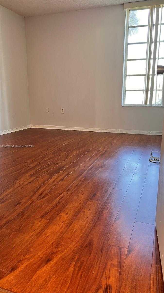 Small Image of 8850 FONTAINEBLEAU BLVD #202, Miami Number 18