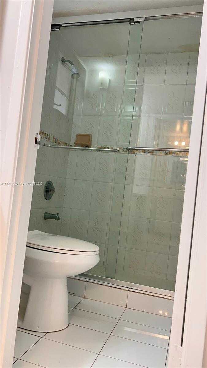 Small Image of 8850 FONTAINEBLEAU BLVD #202, Miami Number 19