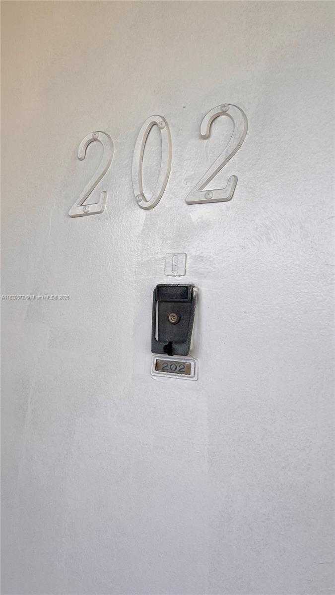 Small Image of 8850 FONTAINEBLEAU BLVD #202, Miami Number 7