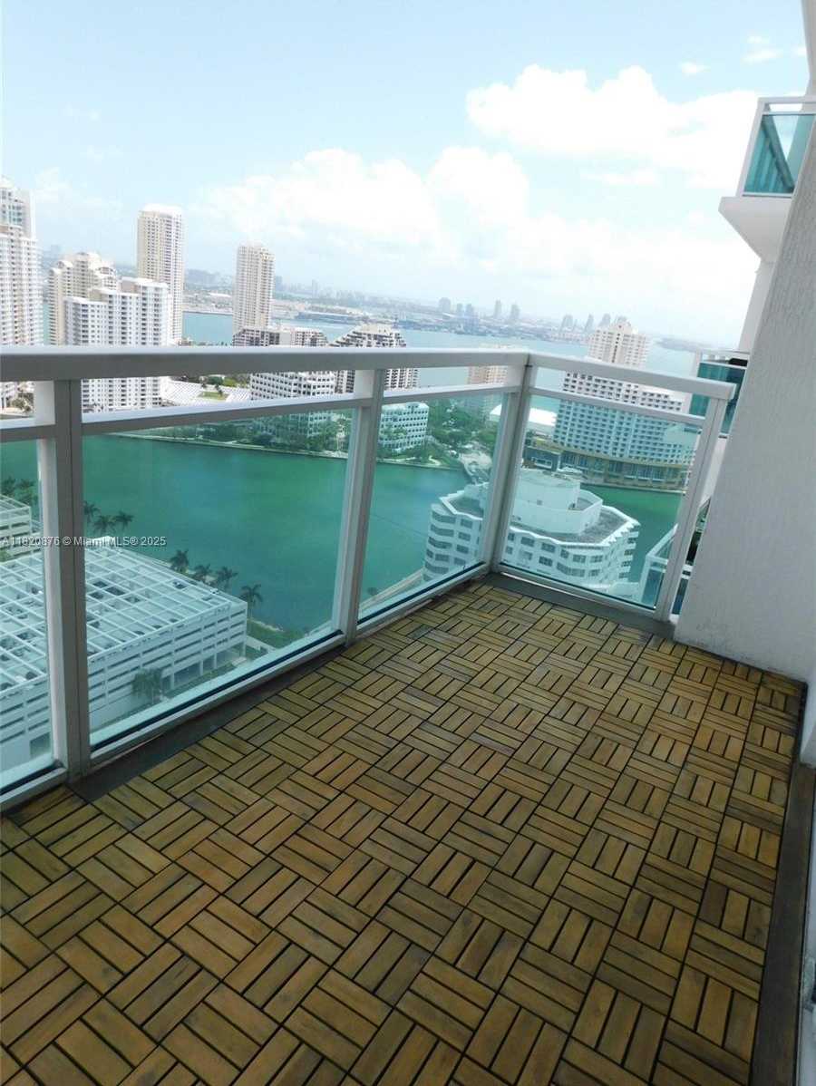 Small Image of 950 BRICKELL BAY DR #3206, Miami Number 2