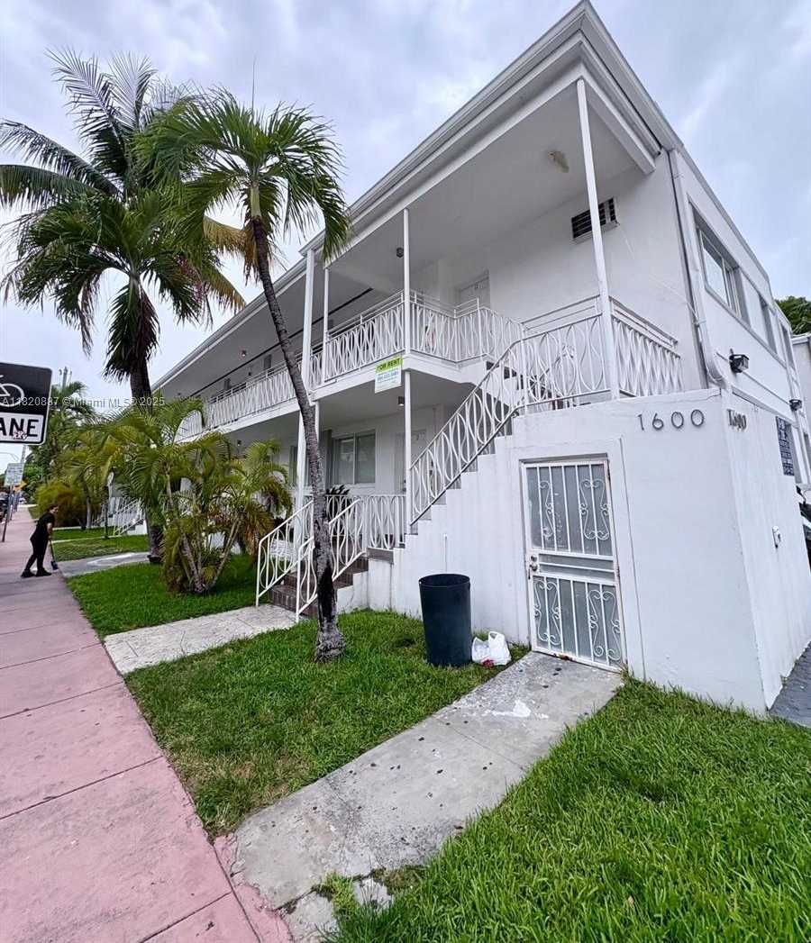Small Image of 1600 PENNSYLVANIA AVE #10, Miami Beach Number 10