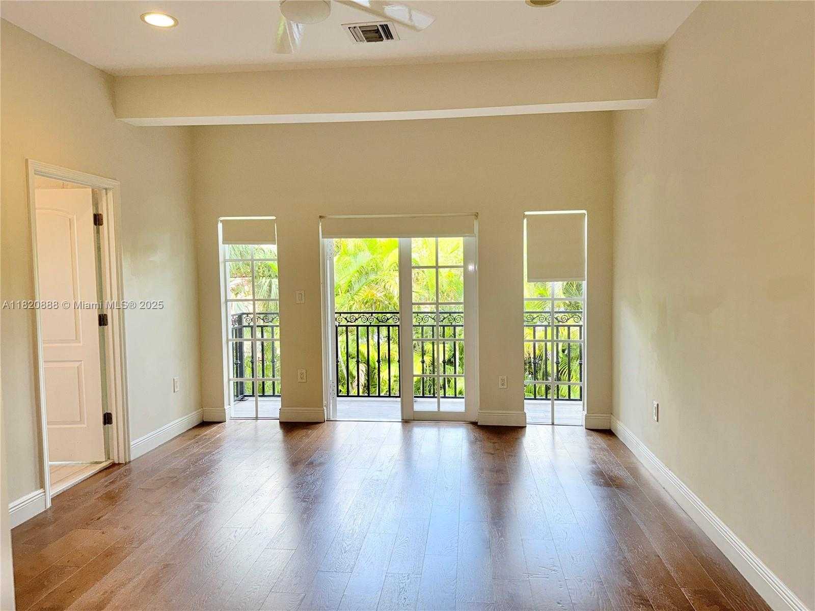 Small Image of 832 WALLACE STREET, Coral Gables Number 16