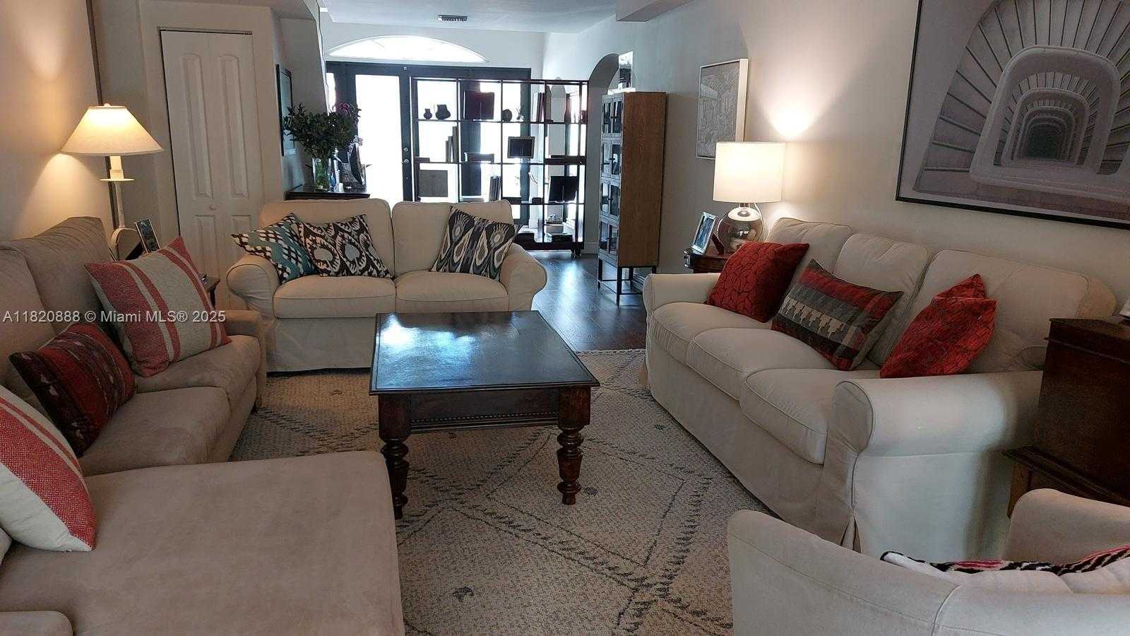 Small Image of 832 WALLACE STREET, Coral Gables Number 3