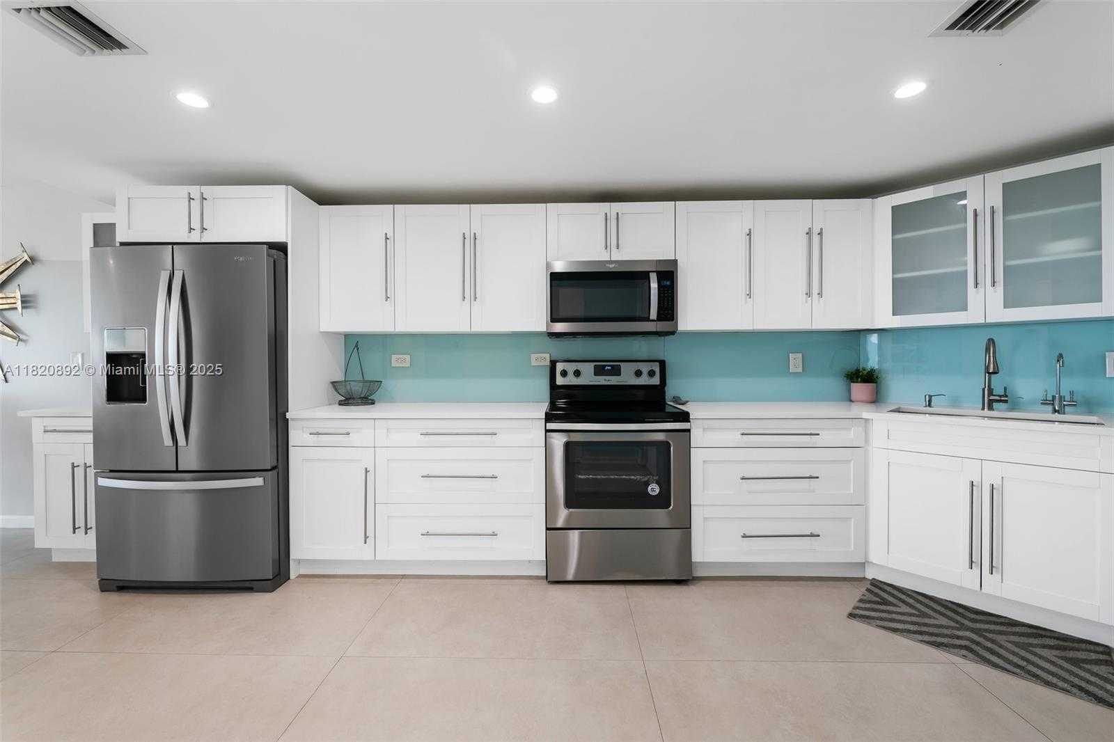 Small Image of 3111 NORTH OCEAN DR #701, Hollywood Number 2