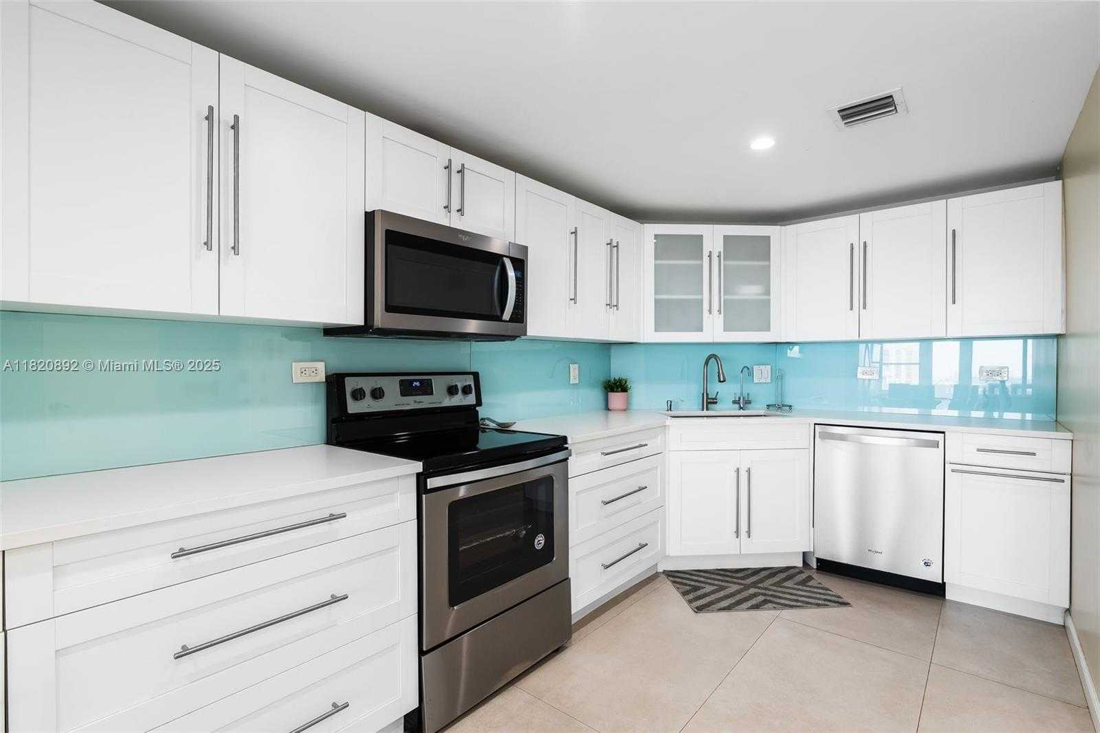 Small Image of 3111 NORTH OCEAN DR #701, Hollywood Number 4