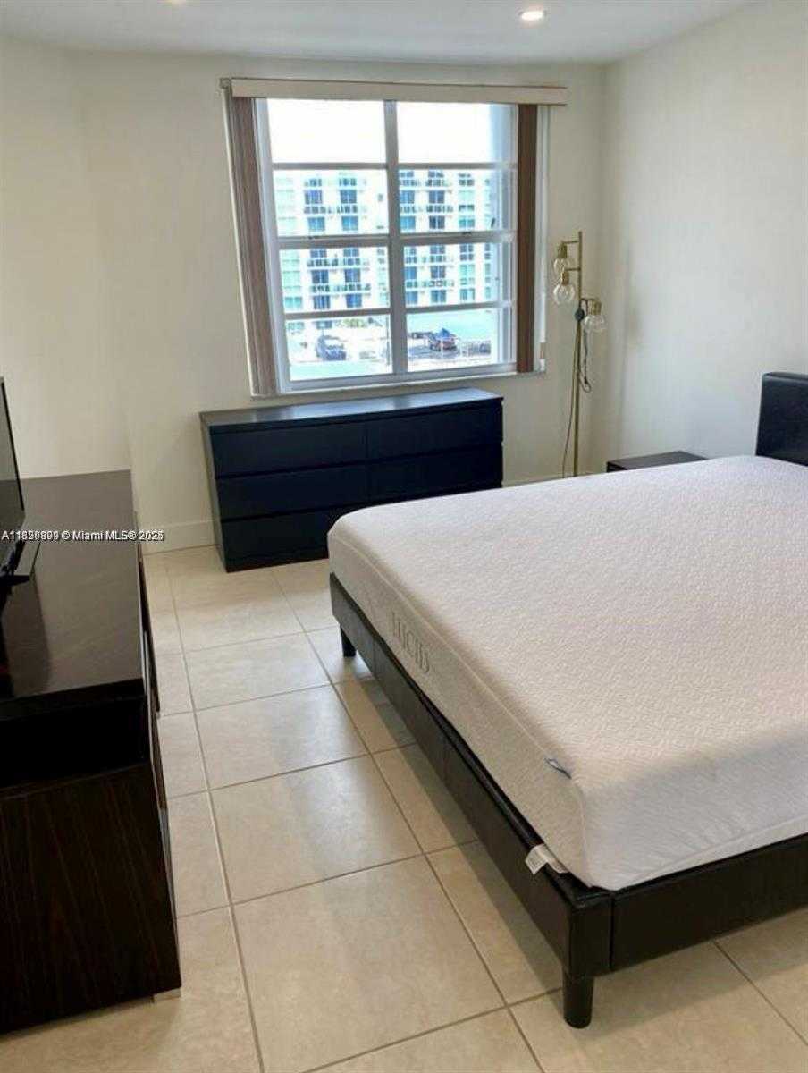 Small Image of 1965 SOUTH OCEAN DRIVE #5B, Hallandale Beach Number 16