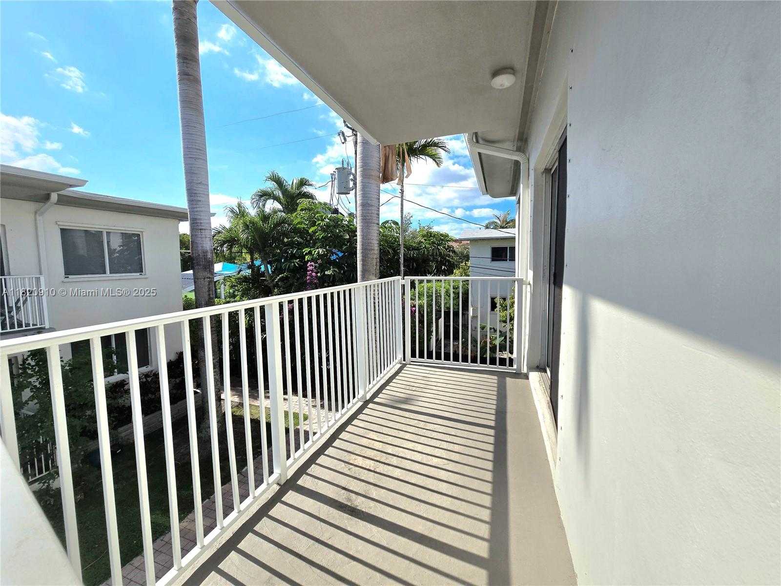 Small Image of 1152 99TH ST #28, Bay Harbor Islands Number 11
