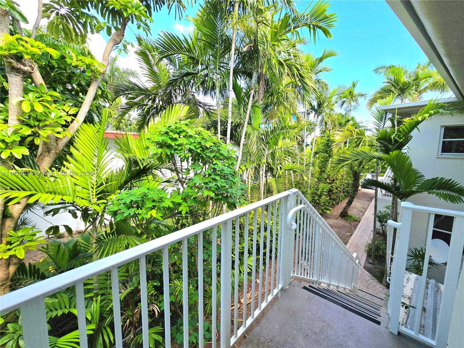 Small Image of 1152 99TH ST #28, Bay Harbor Islands Number 12