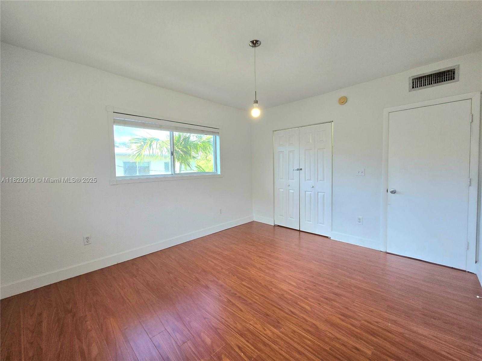 Small Image of 1152 99TH ST #28, Bay Harbor Islands Number 21