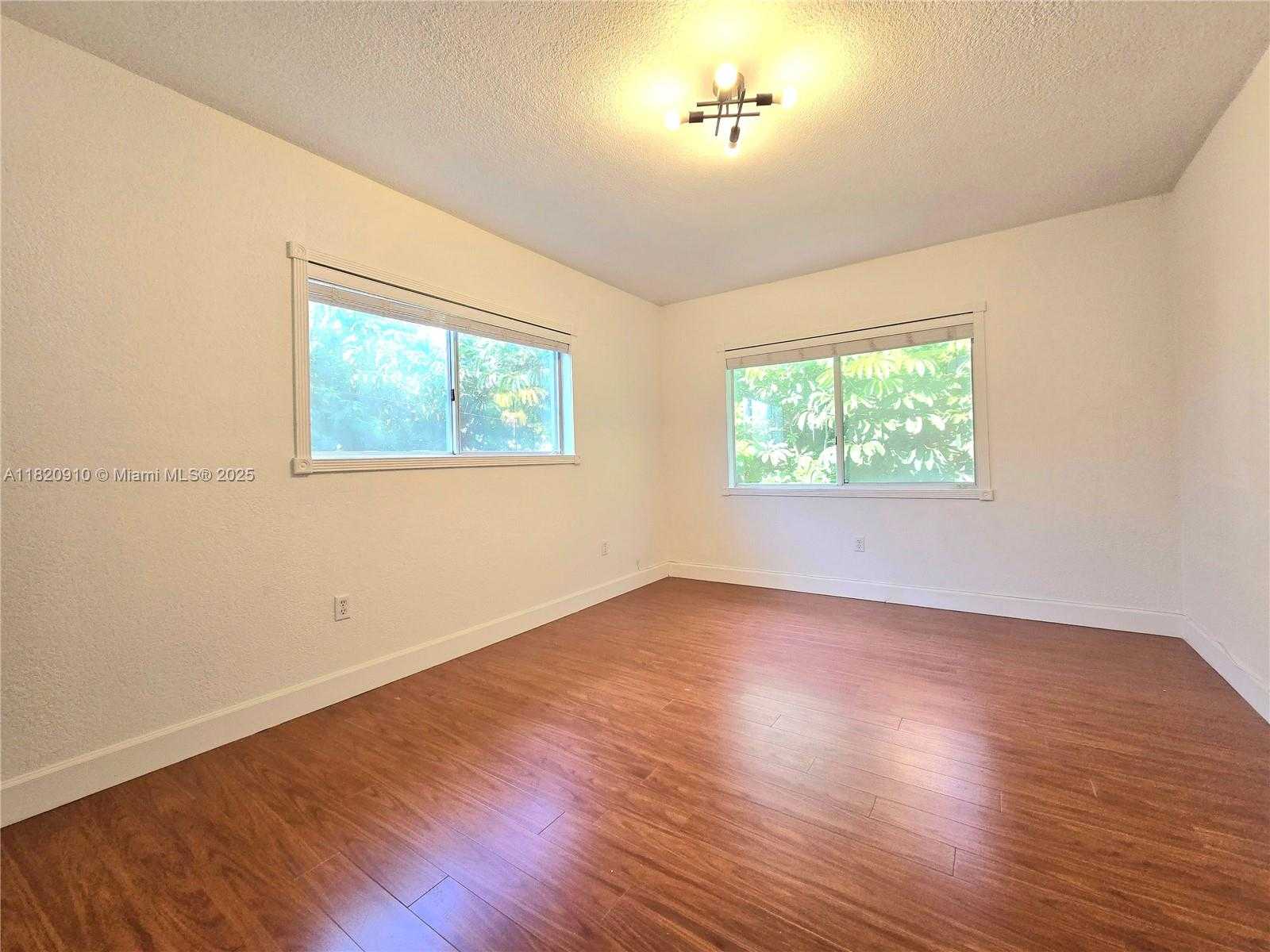 Small Image of 1152 99TH ST #28, Bay Harbor Islands Number 7