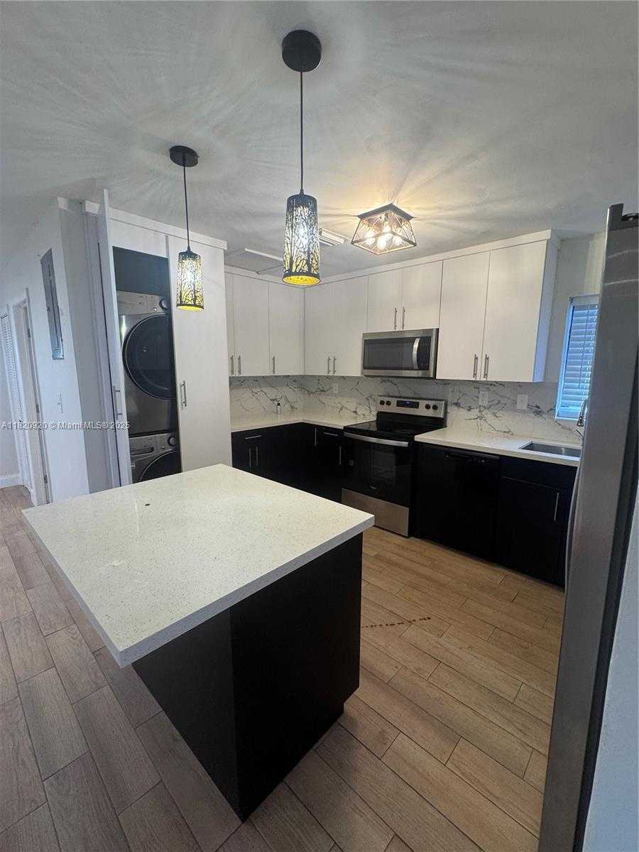 Small Image of 14415 SOUTH WEST 107TH CT #14415, Miami Number 5