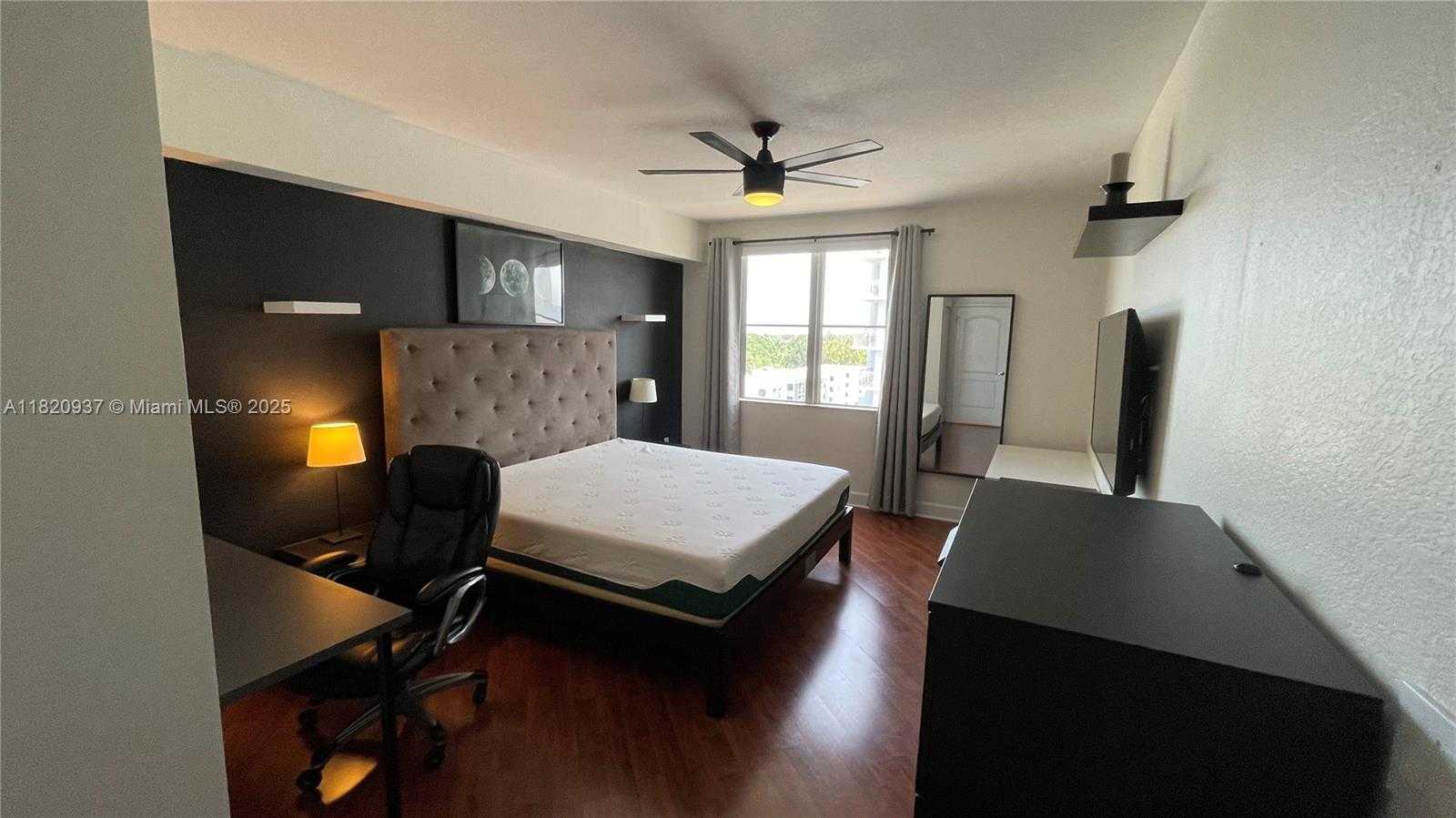 Small Image of 1830 RADIUS DR #812, Hollywood Number 5