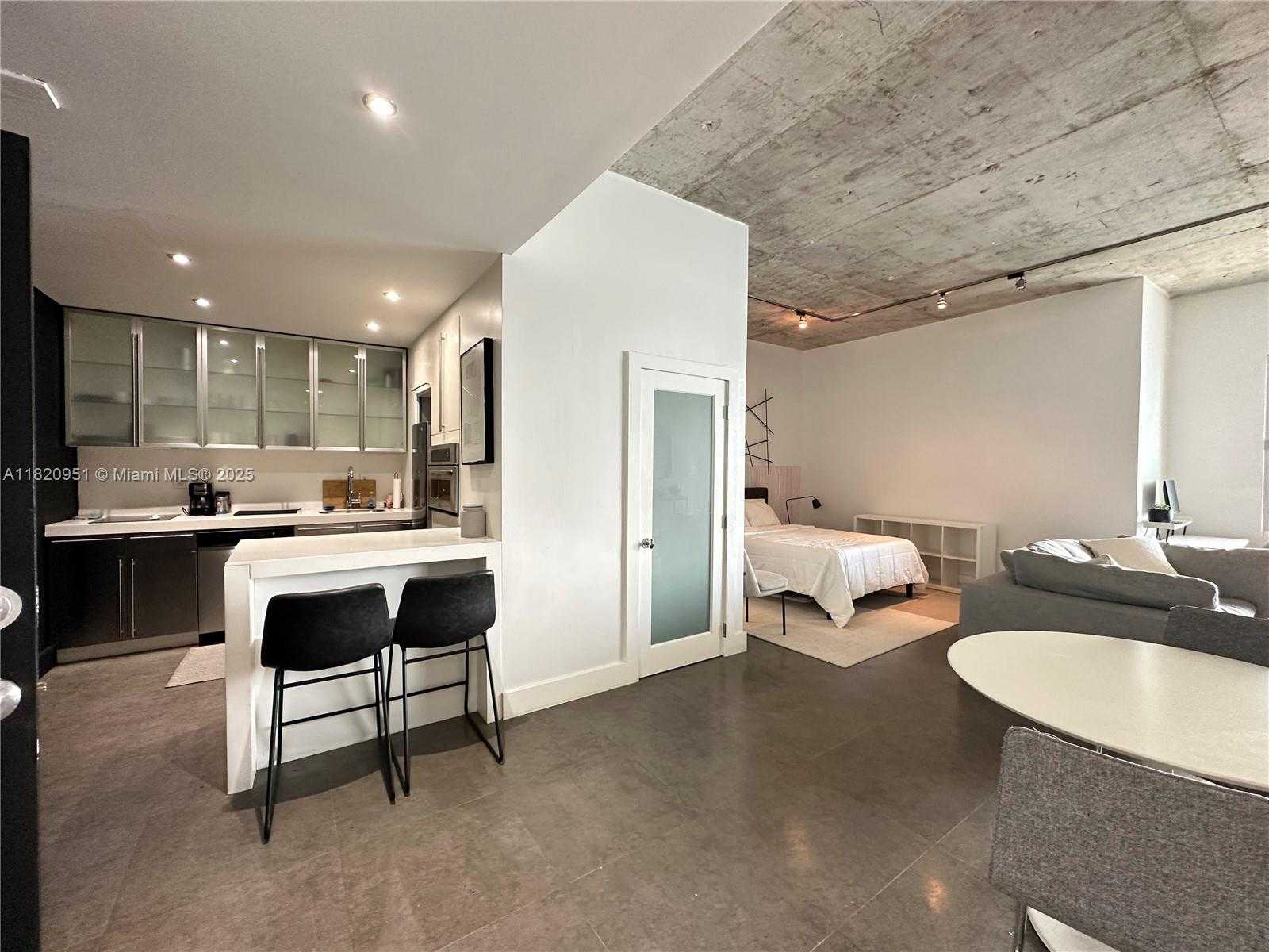 Small Image of 1000 WEST AVE #PH21, Miami Beach Number 13