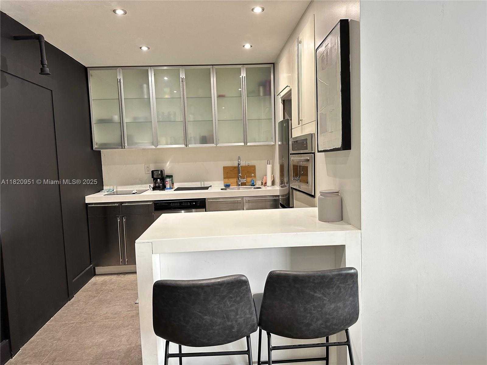 Small Image of 1000 WEST AVE #PH21, Miami Beach Number 14