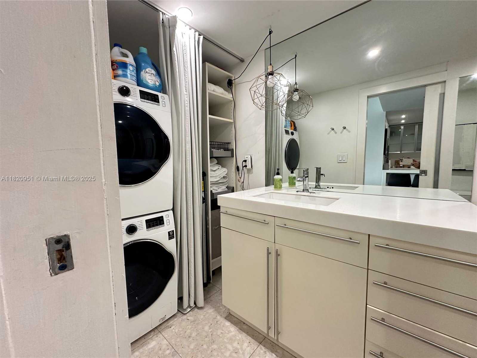 Small Image of 1000 WEST AVE #PH21, Miami Beach Number 15
