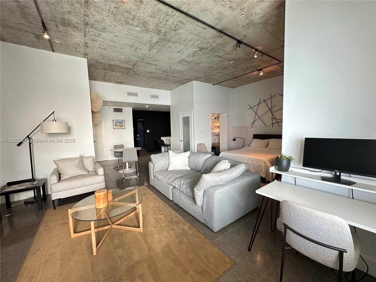 Small Image of 1000 WEST AVE #PH21, Miami Beach Number 2