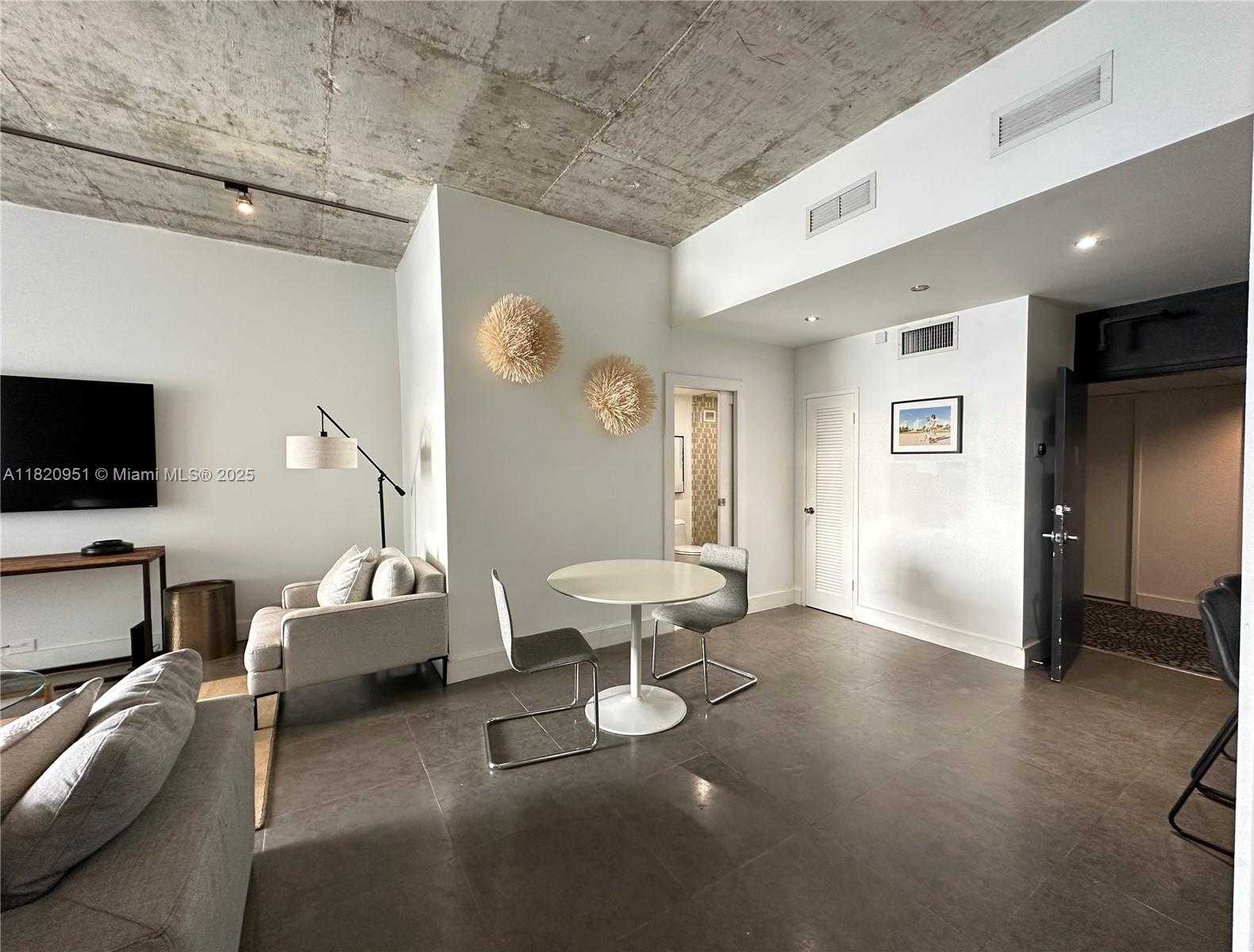 Small Image of 1000 WEST AVE #PH21, Miami Beach Number 5