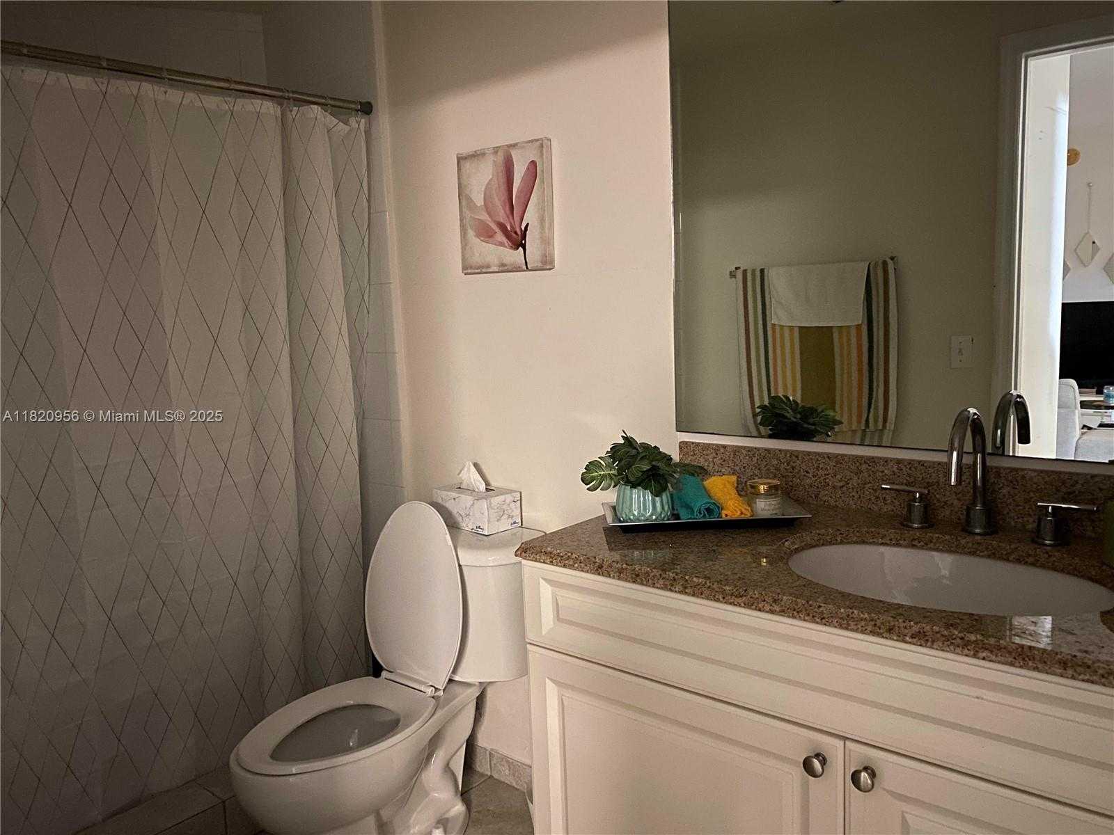 Small Image of 1 GLEN ROYAL PKWY #1503, Miami Number 5