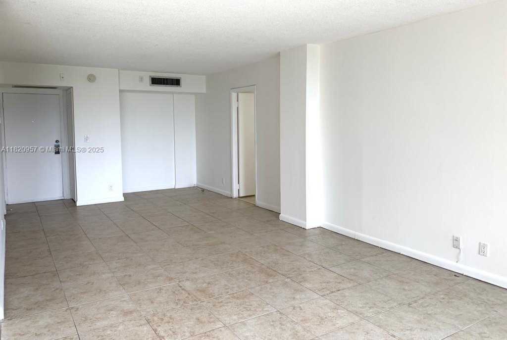 Small Image of 3101 NORTH COUNTRY CLUB DR #607, Aventura Number 13
