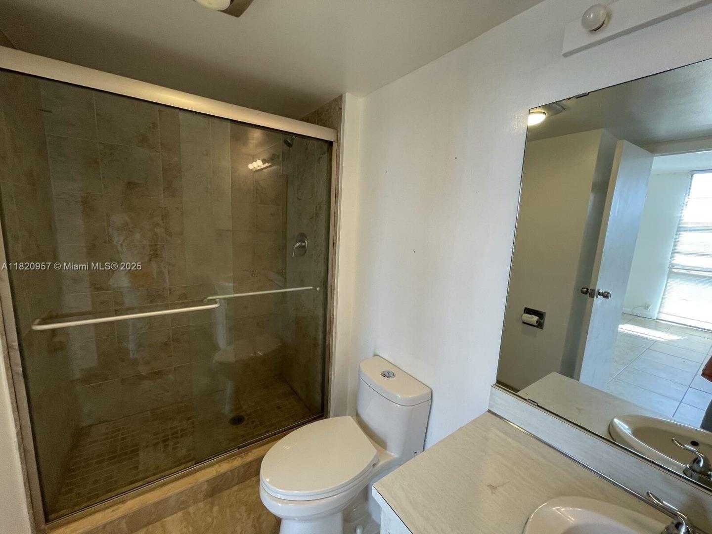 Small Image of 3101 NORTH COUNTRY CLUB DR #607, Aventura Number 14