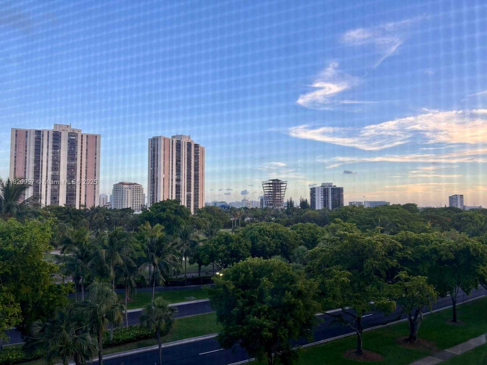 Small Image of 3101 NORTH COUNTRY CLUB DR #607, Aventura Number 19