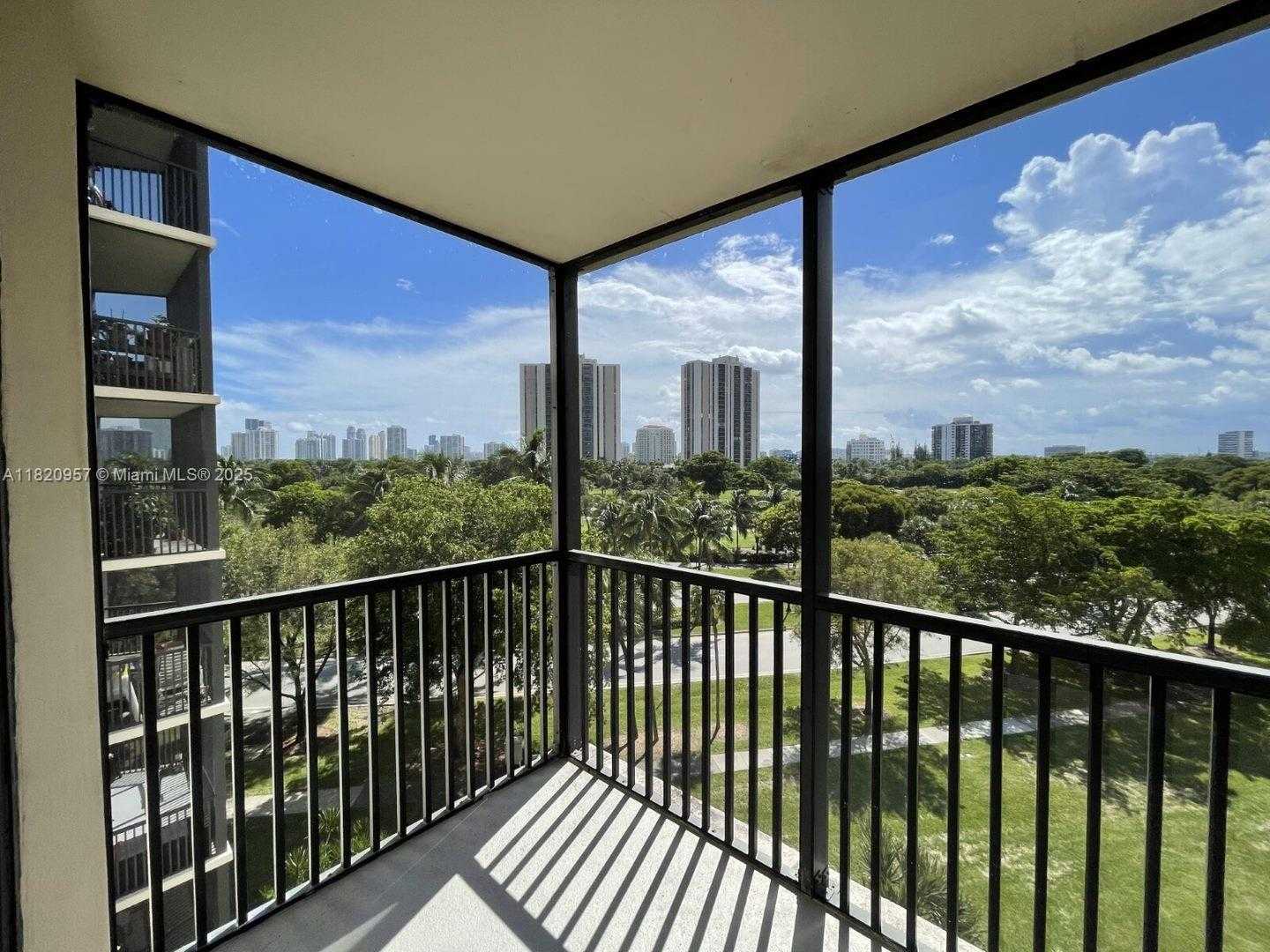 Small Image of 3101 NORTH COUNTRY CLUB DR #607, Aventura Number 2