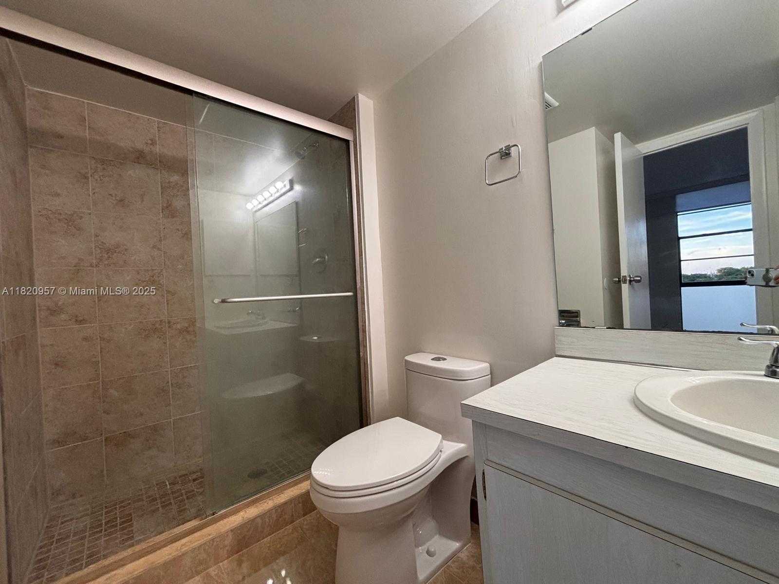 Small Image of 3101 NORTH COUNTRY CLUB DR #607, Aventura Number 20