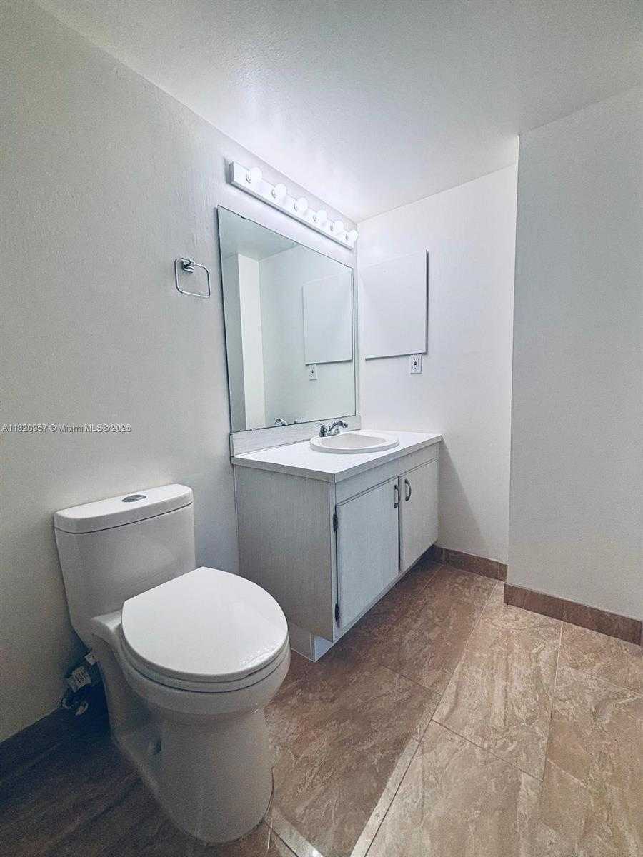 Small Image of 3101 NORTH COUNTRY CLUB DR #607, Aventura Number 21