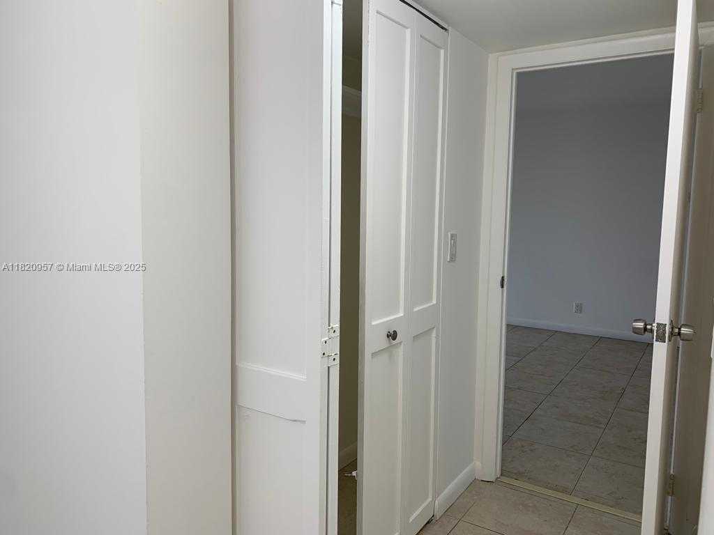 Small Image of 3101 NORTH COUNTRY CLUB DR #607, Aventura Number 8