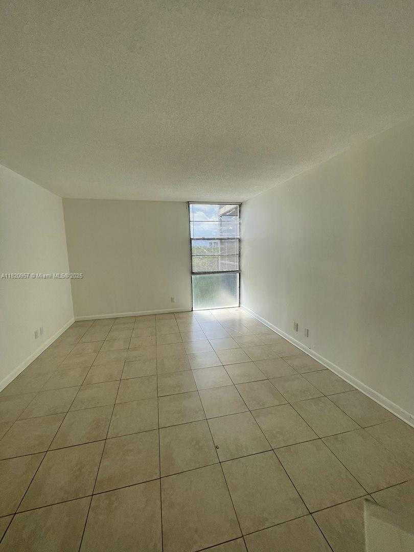 Small Image of 3101 NORTH COUNTRY CLUB DR #607, Aventura Number 9